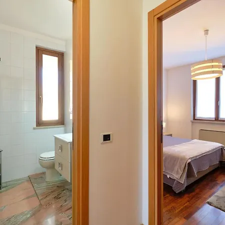 Apartmentsgarda - Gardalux Apartment Garda (Verona)