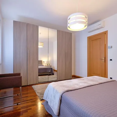 Apartmentsgarda - Gardalux Appartement Garda (Verona)