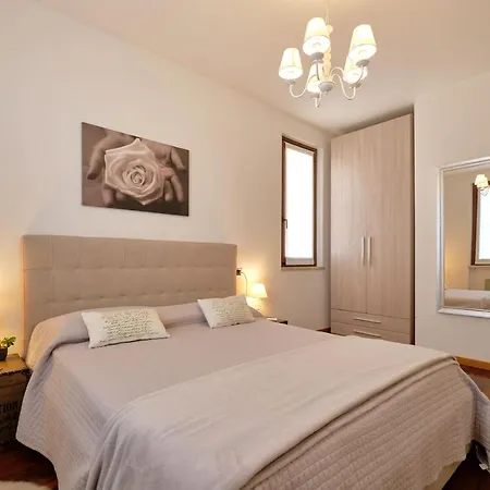 Apartmentsgarda - Gardalux * Garda (Verona)