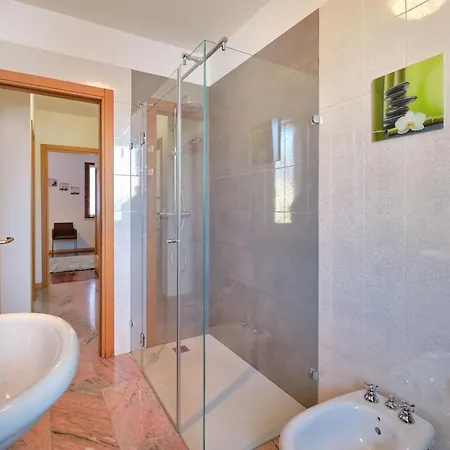 Apartmentsgarda - Gardalux Appartement *